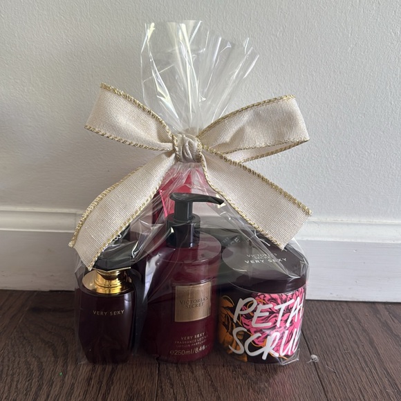 Victoria's Secret Other - NWT Victoria's Secret Very Sexy RARE discontinued items- 6 piece set $175 value